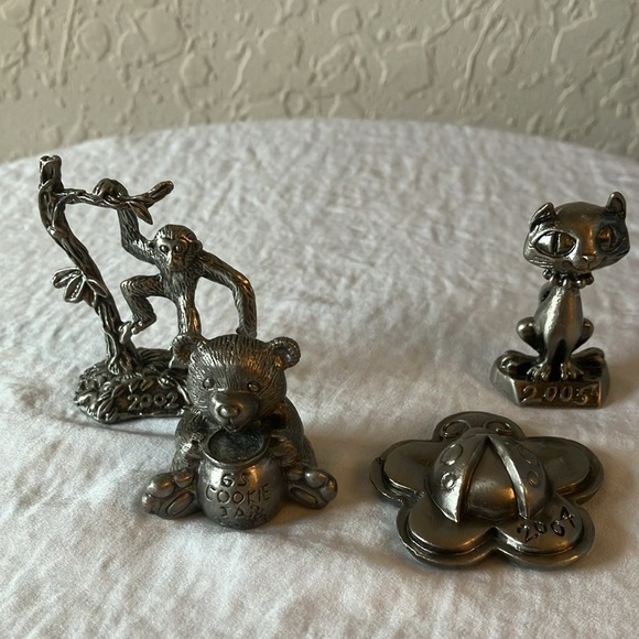 Pewter Figurines- Monkey (2002), Bear (2003), Ladybug (2004), Cat (2005) Vintage - Picture 16 of 16